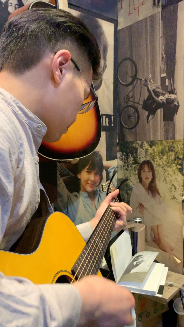 爱你我已不再是幼稚的少年是什么歌曲